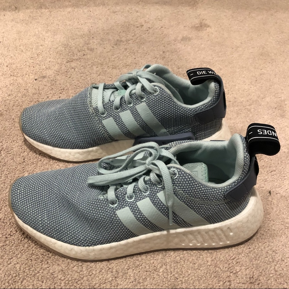 NMD RUNNER SHOES SIZE: 6.5